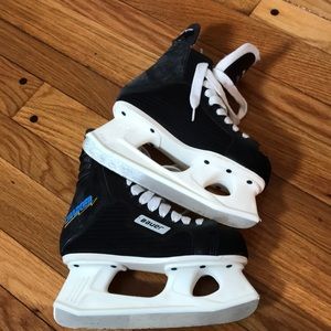 Women Bauer ice skates